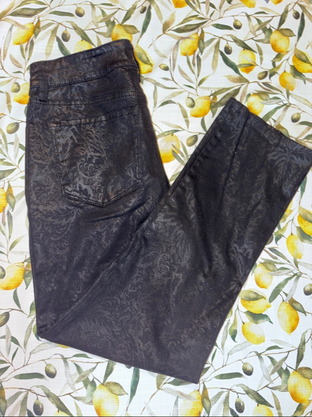 NYDJ Alina Skinny Floral Embossed Legging Jeans Size 6 Womens Black Stretch EUC